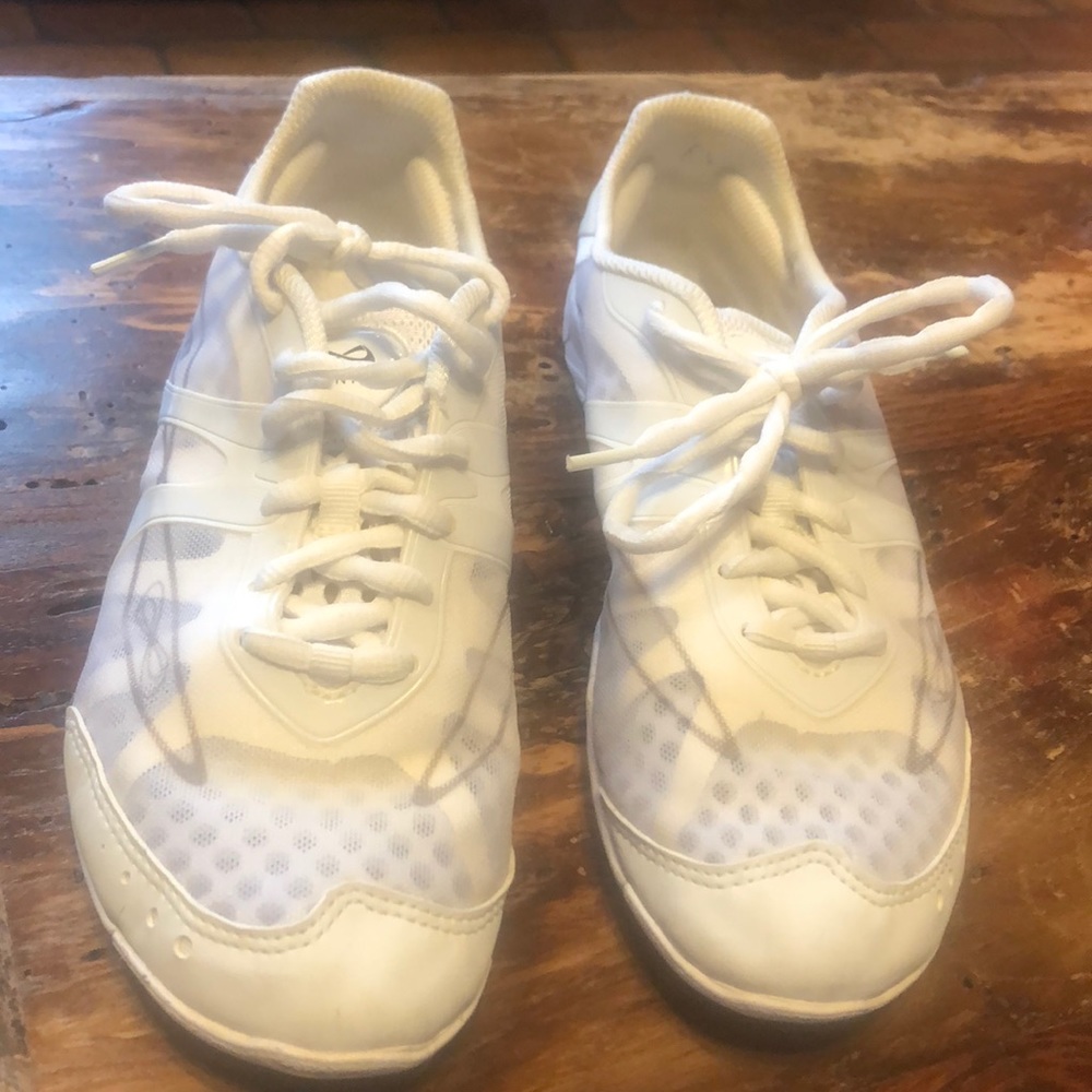 Infinity Cheer shoes size 9